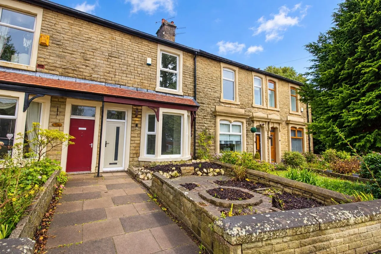 3 bed house for sale, Falcon Avenue, Darwen, BB3