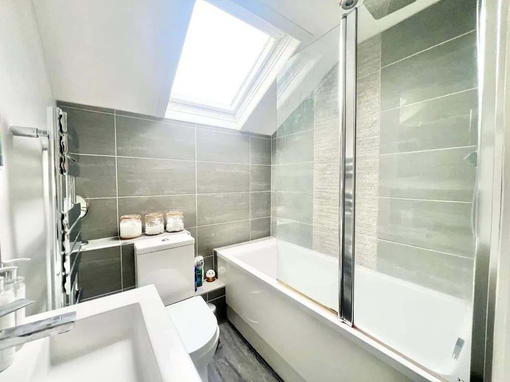 Guildford Road, Farnham, photo 9
