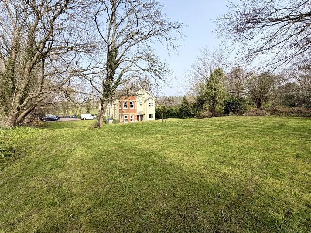 Guildford Road, Farnham, photo 5
