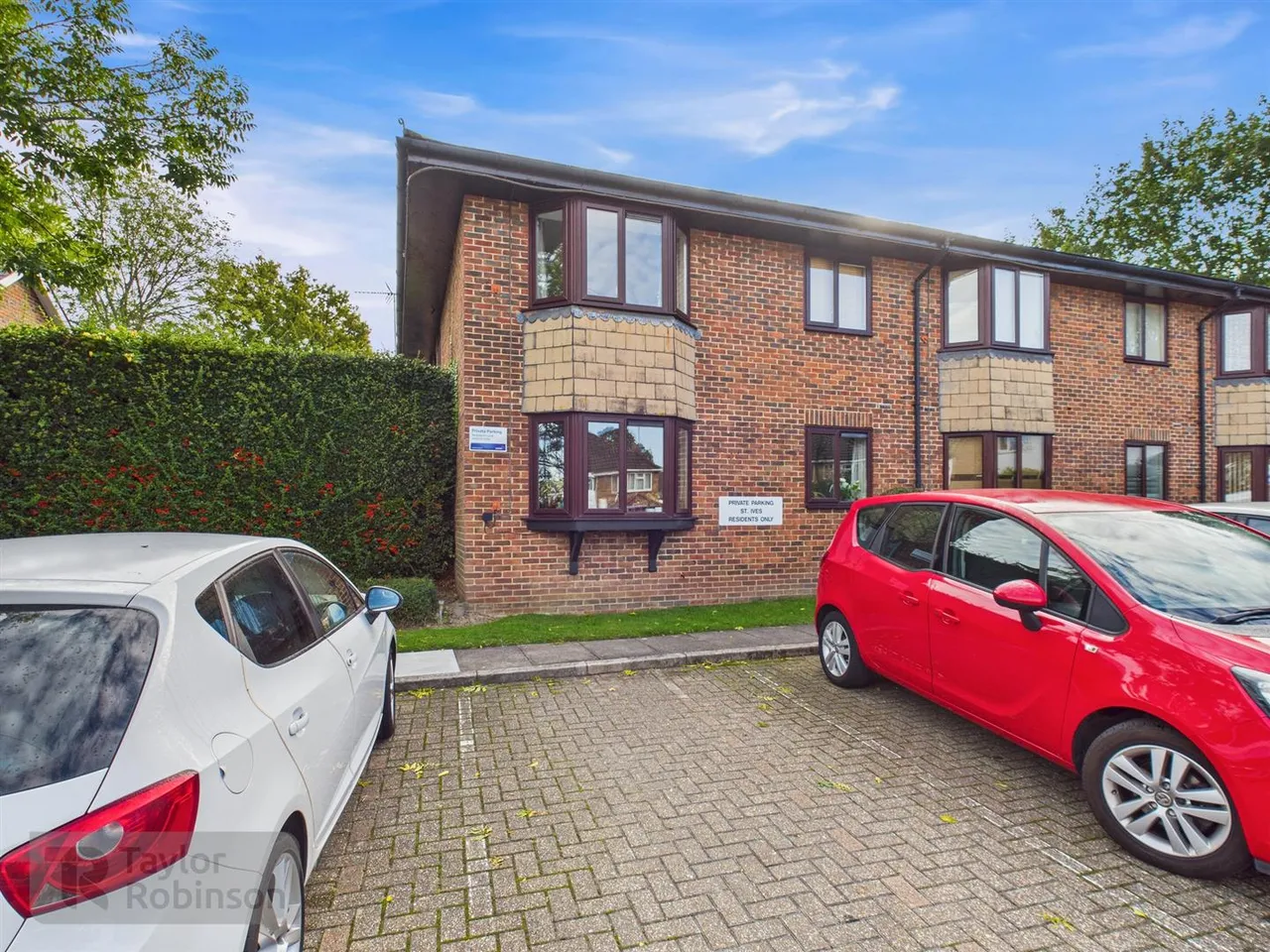 1 bed property for sale, Belloc Close, Pound Hill, RH10