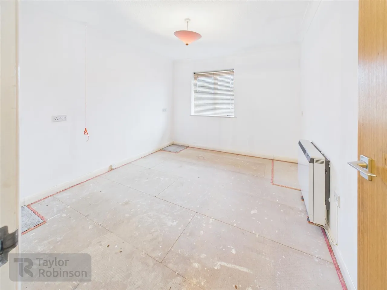 Belloc Close, Pound Hill, RH10, photo 4