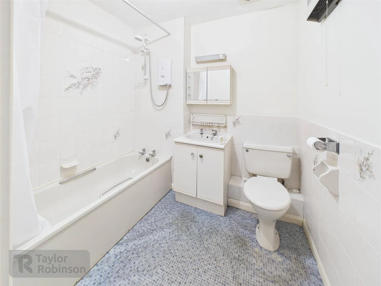 Belloc Close, Pound Hill, RH10, photo 5