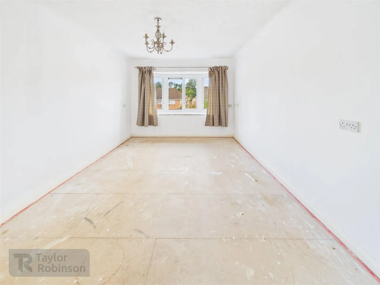 Belloc Close, Pound Hill, RH10, photo 3