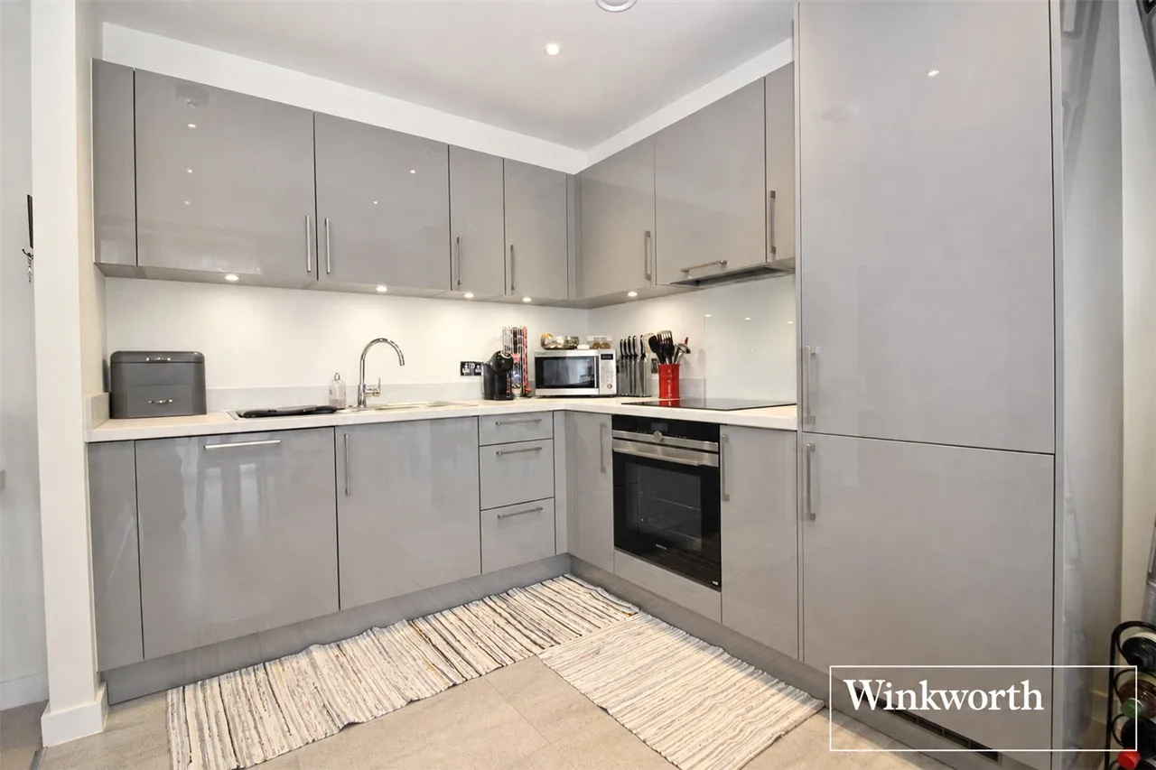 Station Road, Borehamwood, Hertfordshire, WD6, photo 3
