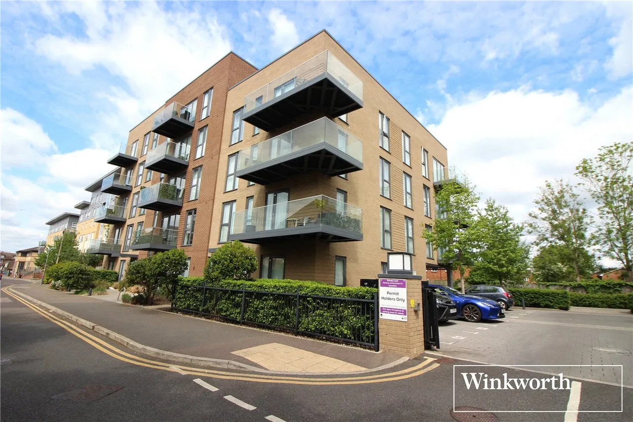 2 bed flat for sale — Station Road, Borehamwood, Hertfordshire, WD6