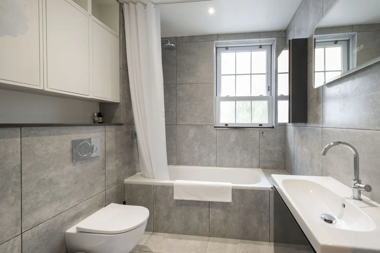 Southlands Drive, London, SW19, photo 13