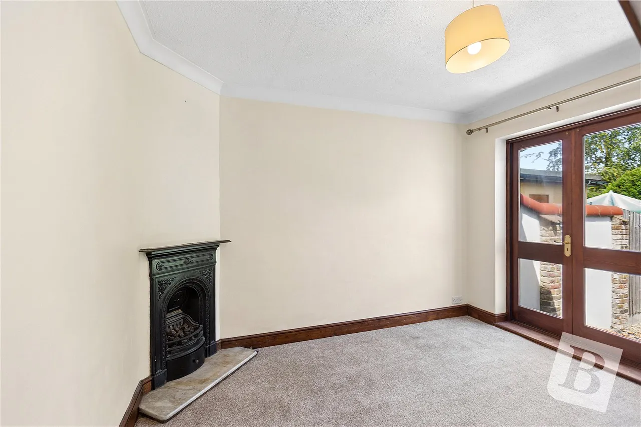 Crow Green Road, Pilgrims Hatch, CM15, photo 4
