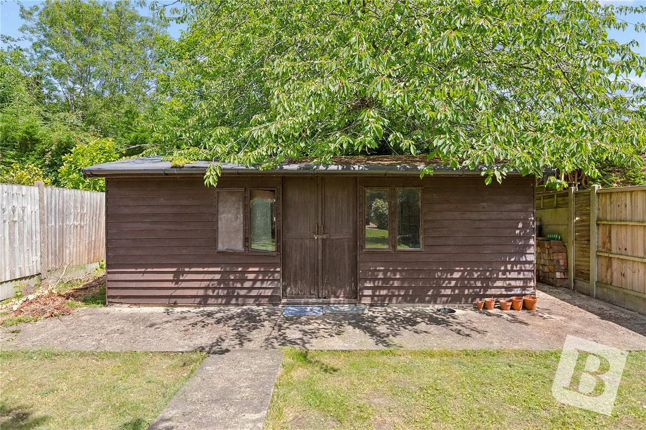 Crow Green Road, Pilgrims Hatch, CM15, photo 8