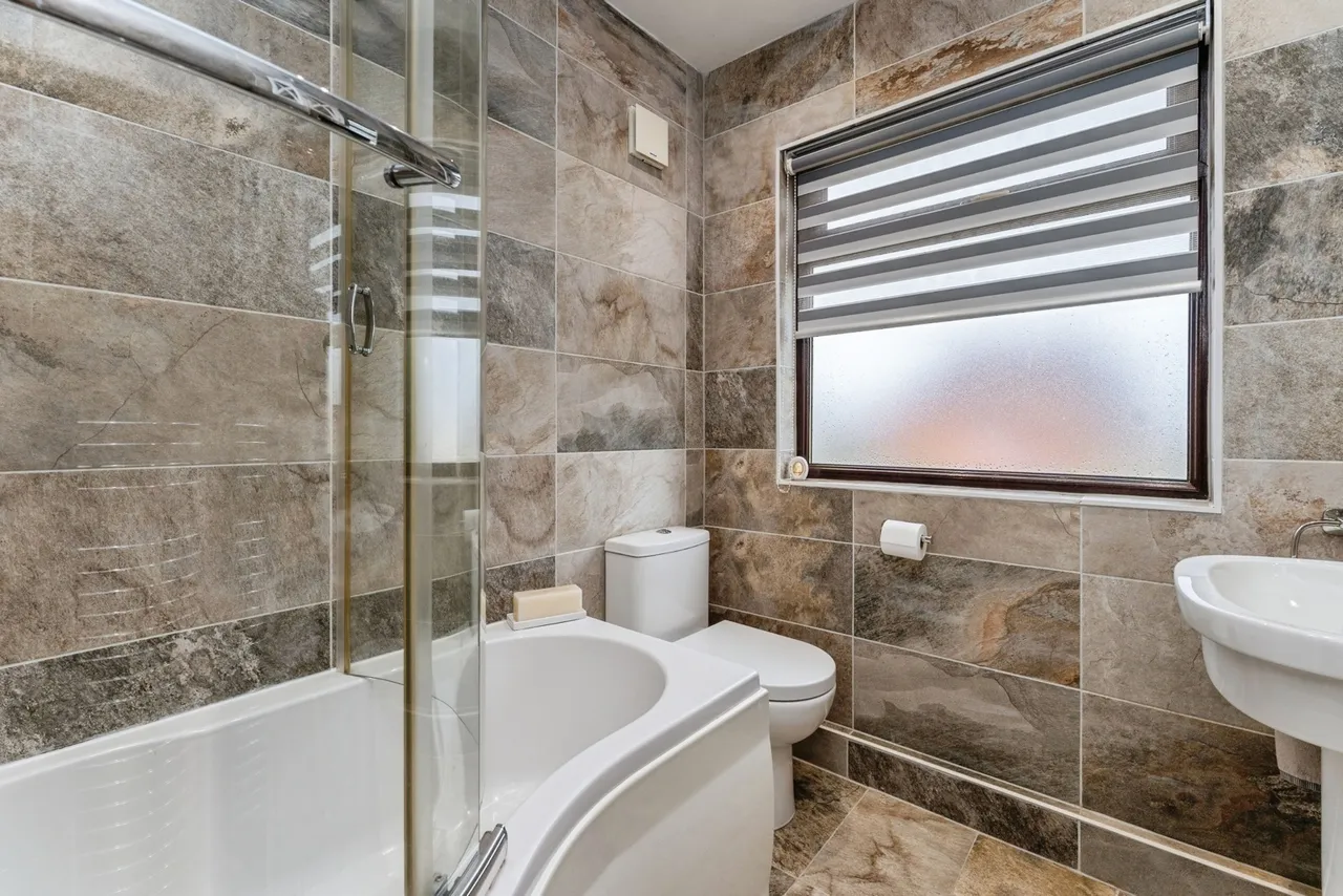 Windsor Drive, Whitby, CH65, photo 16