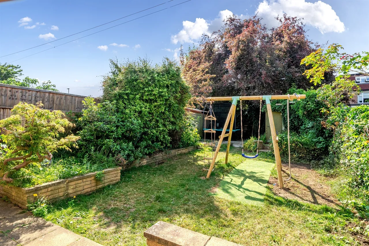Sittingbourne Avenue, Enfield, EN1, photo 2