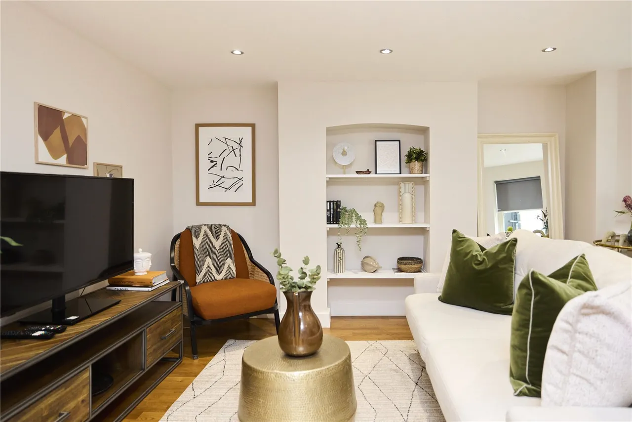 Mildenhall Road, London, E5, photo 10