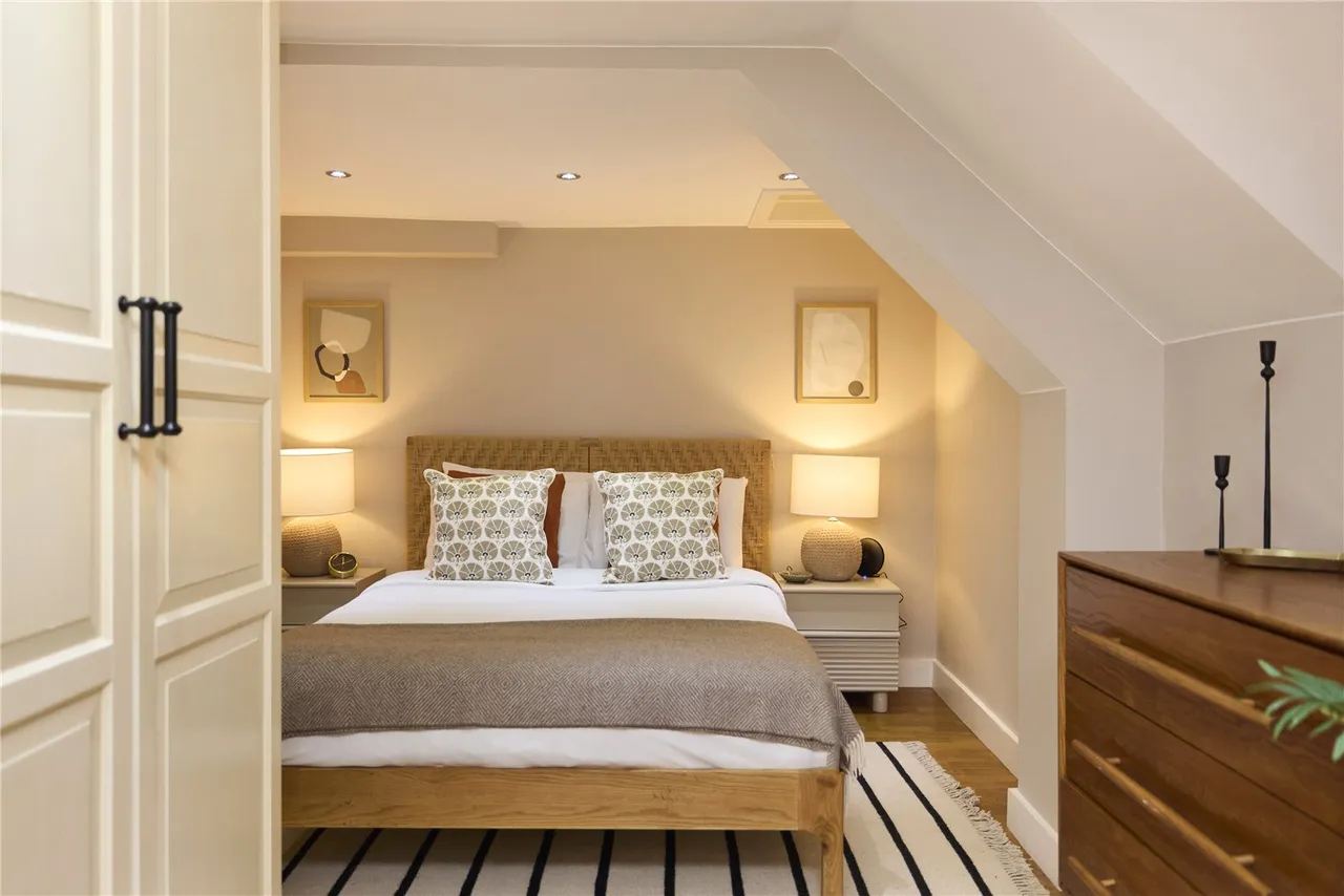 Mildenhall Road, London, E5, photo 18