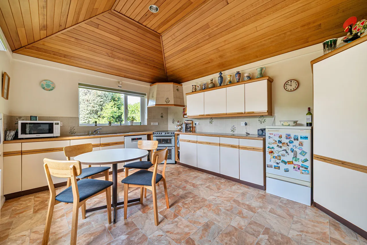 Hamm Court, Weybridge, KT13, photo 6