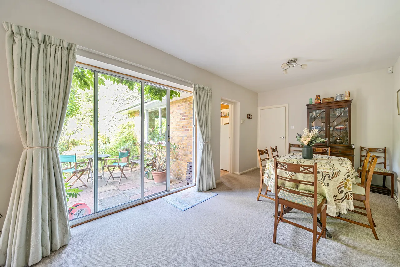 Hamm Court, Weybridge, KT13, photo 3