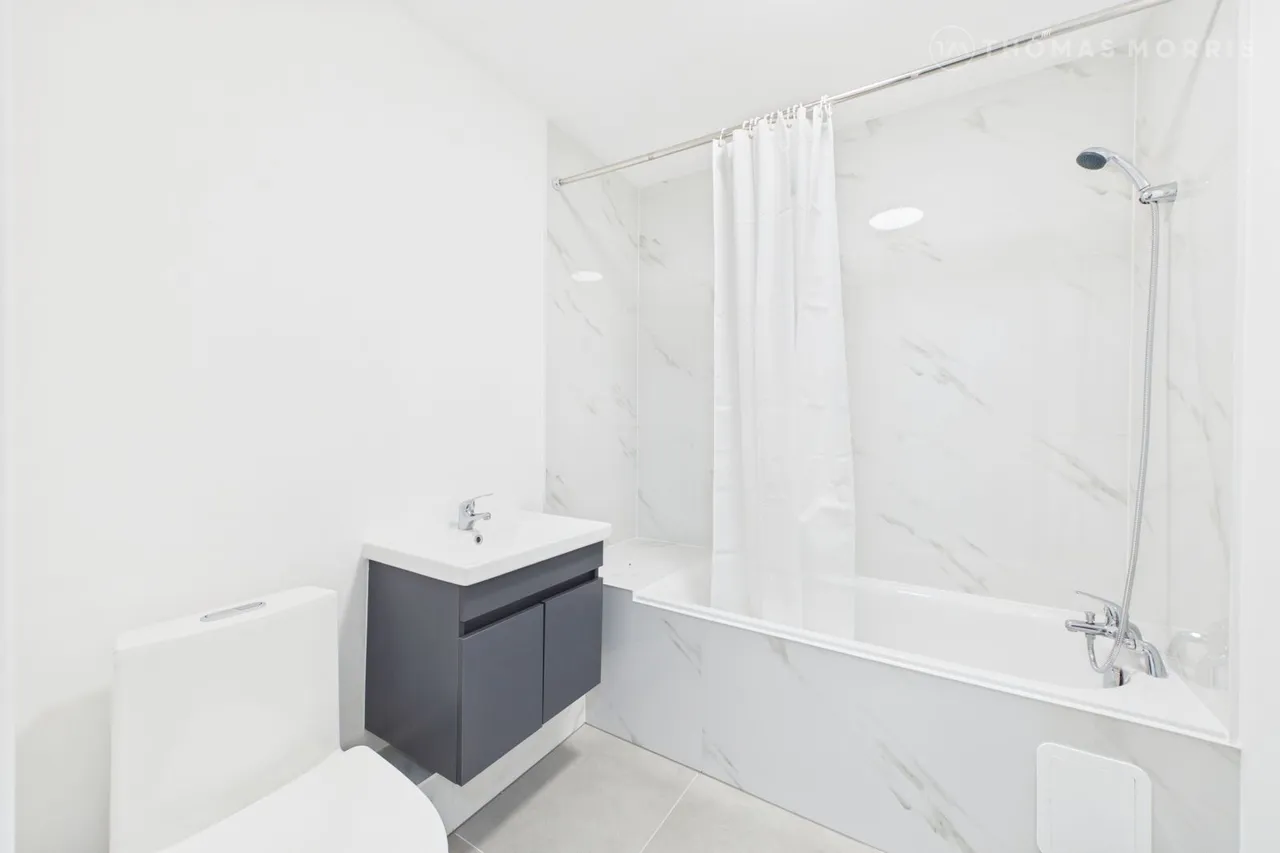 1 bed flat to rent, High Street, St. Neots, PE19