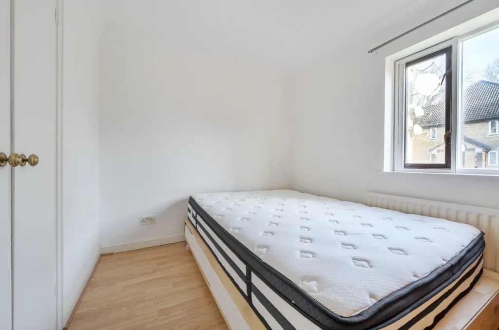 Swan Drive, Colindale, NW9, photo 6