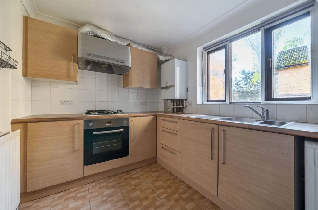 Swan Drive, Colindale, NW9, photo 3