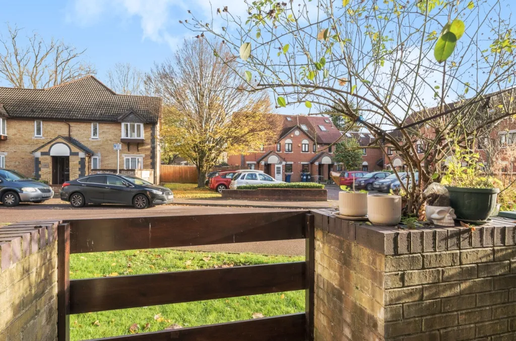 Swan Drive, Colindale, NW9, photo 15
