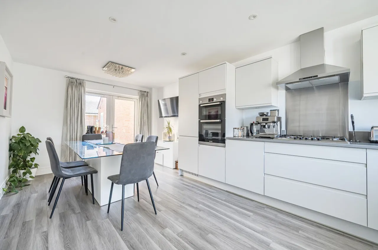 Heron Close, Shopwhyke Lakes, PO20, photo 4