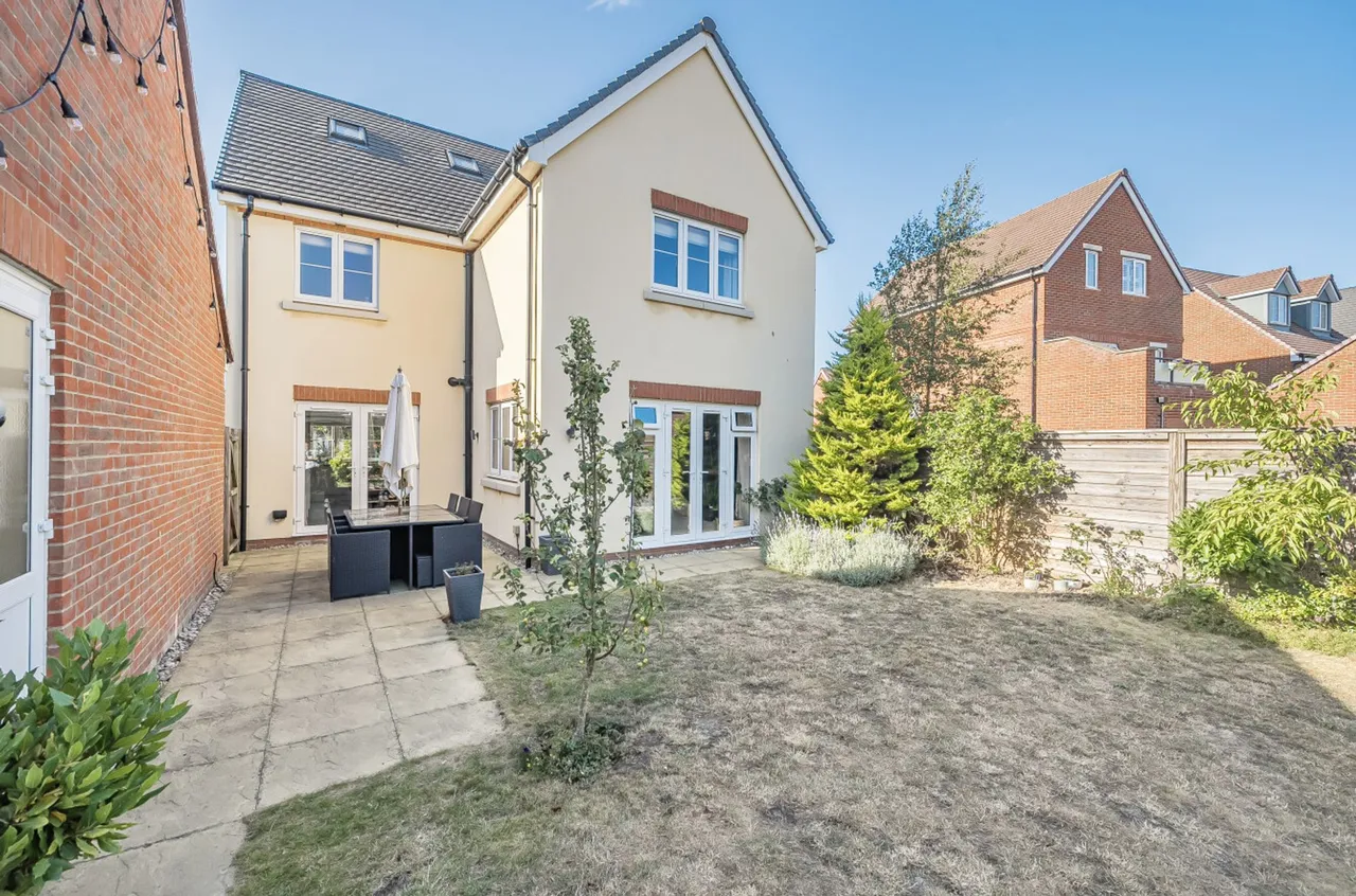 Heron Close, Shopwhyke Lakes, PO20, photo 6