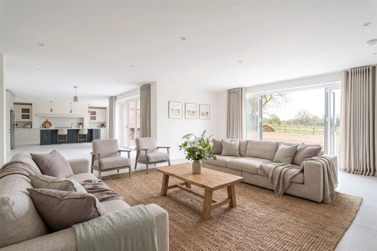 The Street, Kelshall, SG8, photo 5