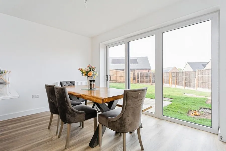 Apricot Crescent, Lindfield, RH16, photo 7