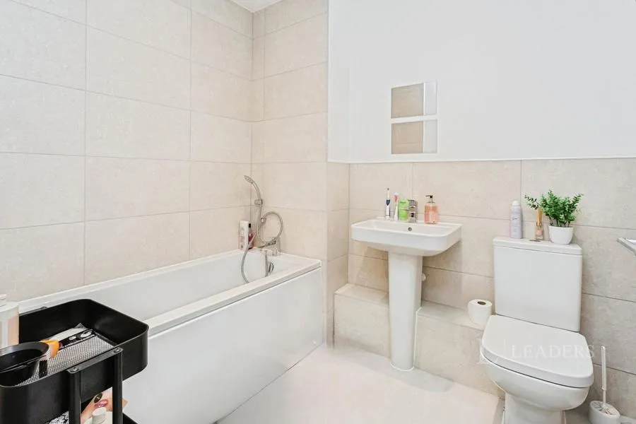 Apricot Crescent, Lindfield, RH16, photo 21