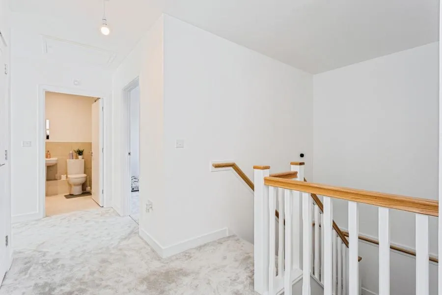 Apricot Crescent, Lindfield, RH16, photo 12