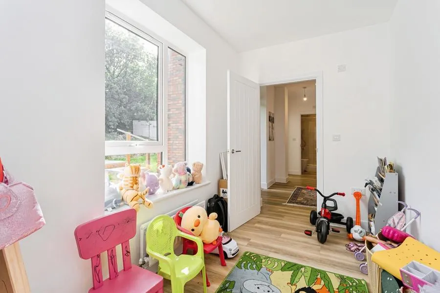 Apricot Crescent, Lindfield, RH16, photo 11
