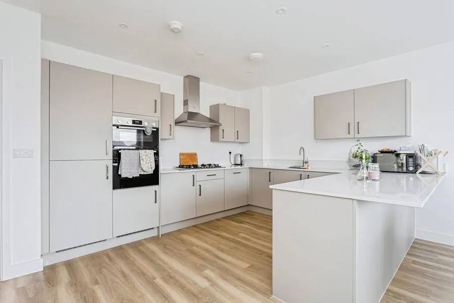 Apricot Crescent, Lindfield, RH16, photo 4