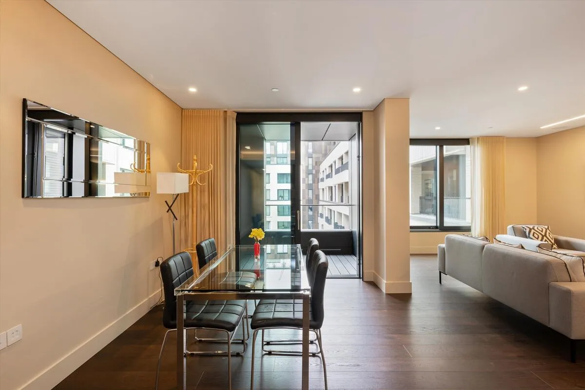 2 bed flat for sale, Rathbone Place, London, W1T