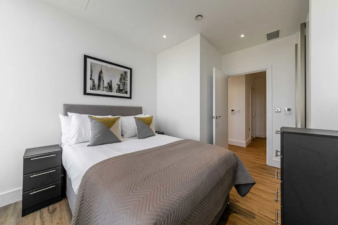 West Gate, Ealing, photo 6