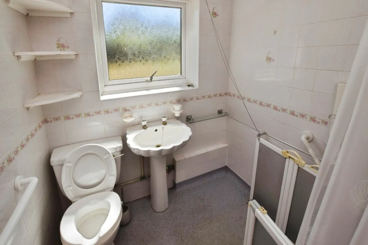 Hillyfield Road, Exeter, photo 7