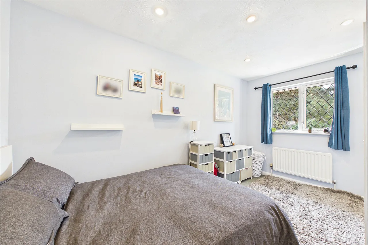 Butler Road, Bagshot, GU19, photo 13