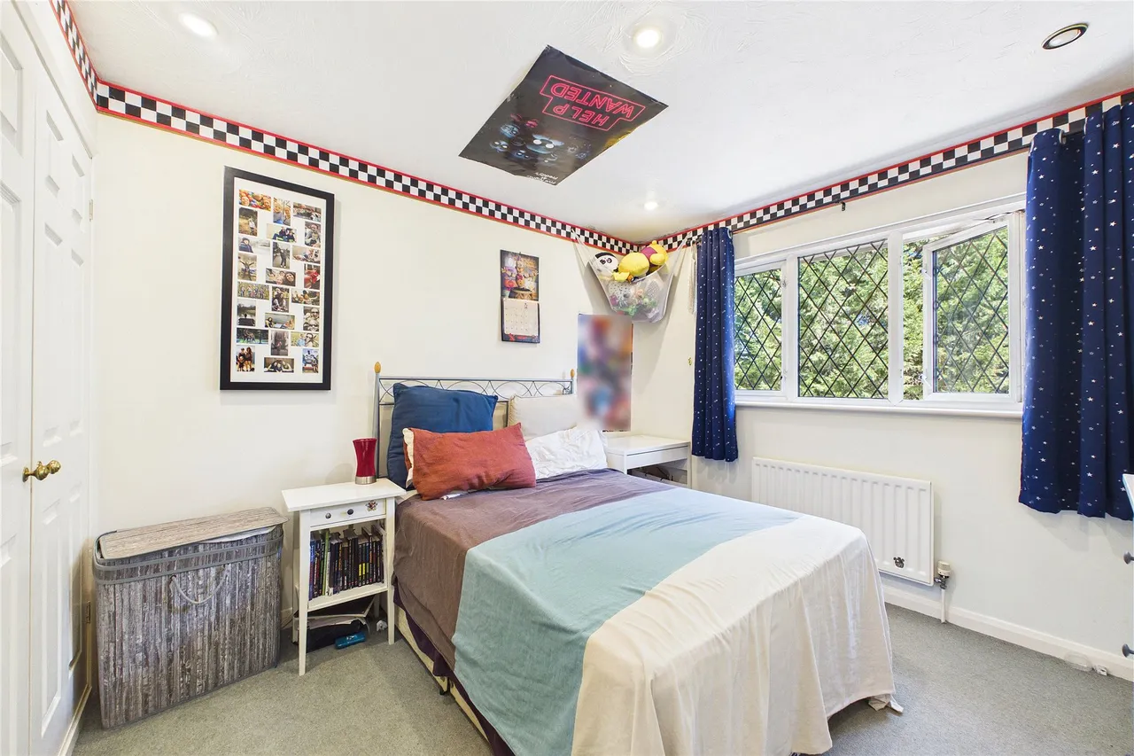 Butler Road, Bagshot, GU19, photo 14