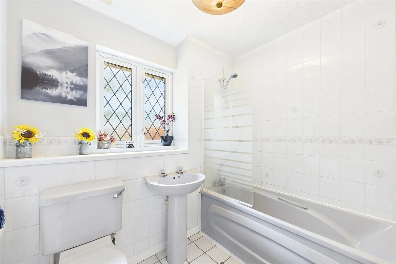 Butler Road, Bagshot, GU19, photo 15