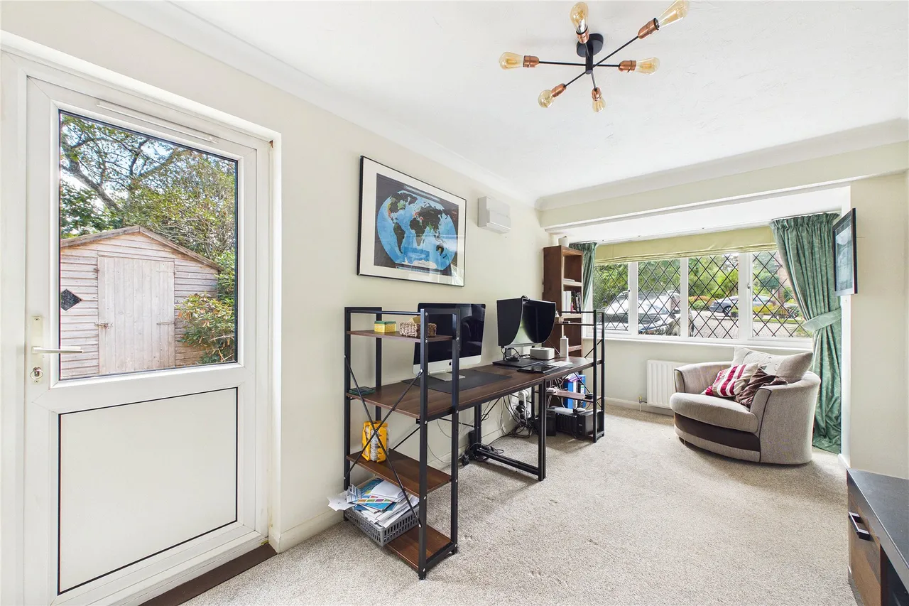 Butler Road, Bagshot, GU19, photo 8