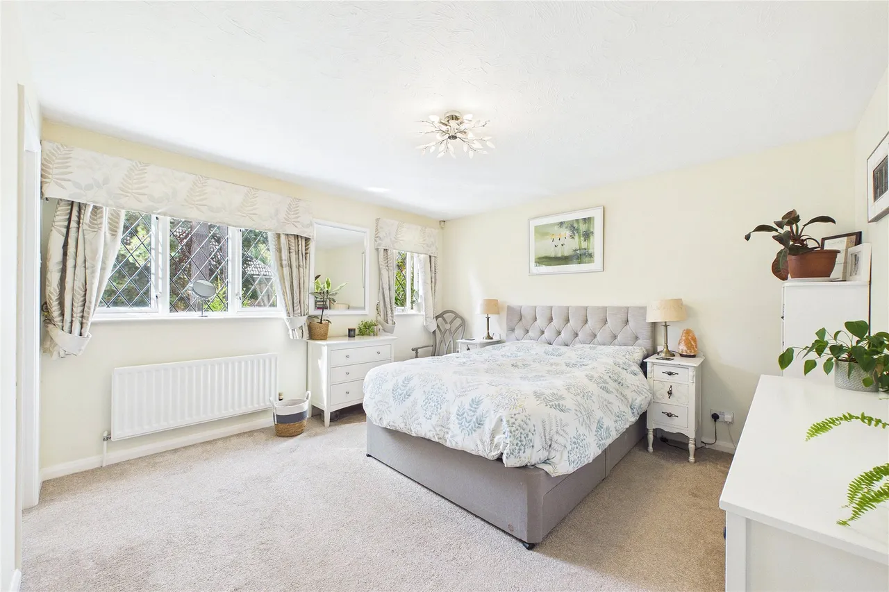 Butler Road, Bagshot, GU19, photo 10