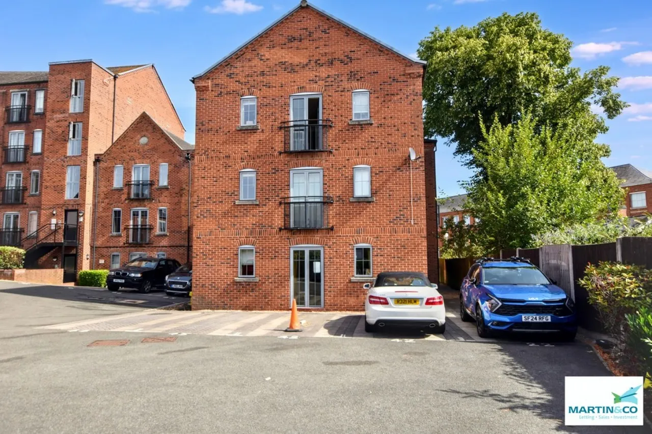 Weavers Court, Hinckley, photo 5