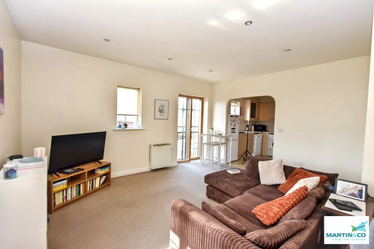 Weavers Court, Hinckley, photo 8