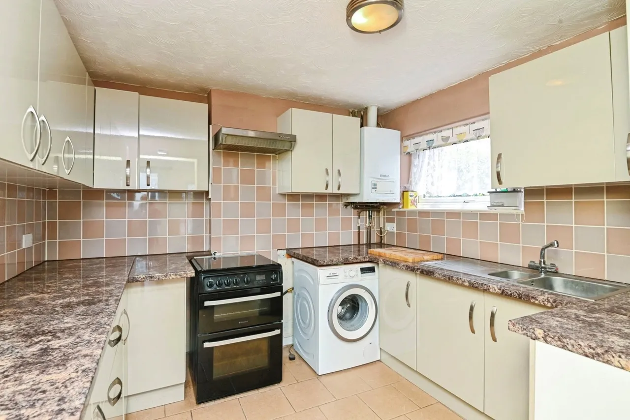 St. Andrews Road, Weeley, Clacton-on-Sea, Essex, CO16, photo 2