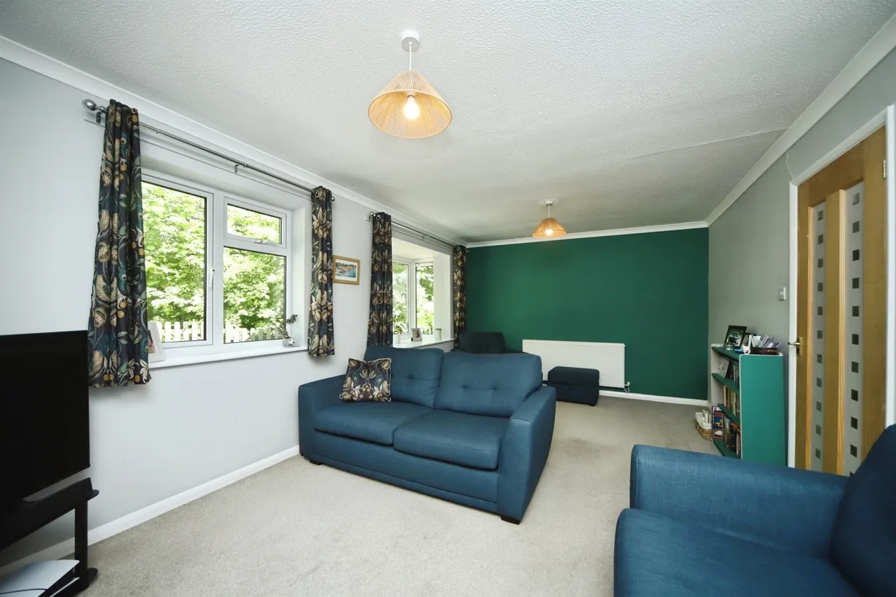 Derwent Grove, Taunton, photo 5