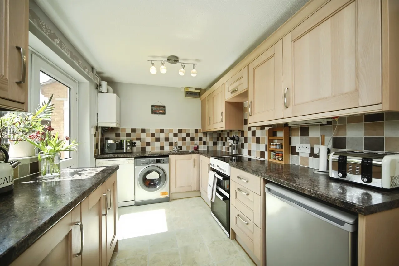 Derwent Grove, Taunton, photo 2