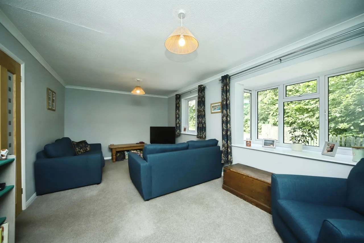 Derwent Grove, Taunton, photo 6
