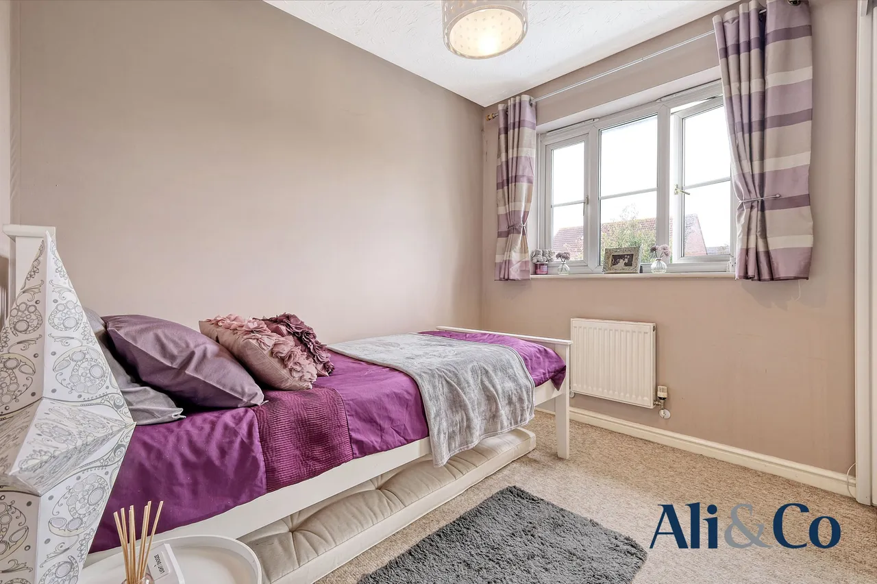 Francisco Close, Grays, Essex, RM16 6YE, photo 10