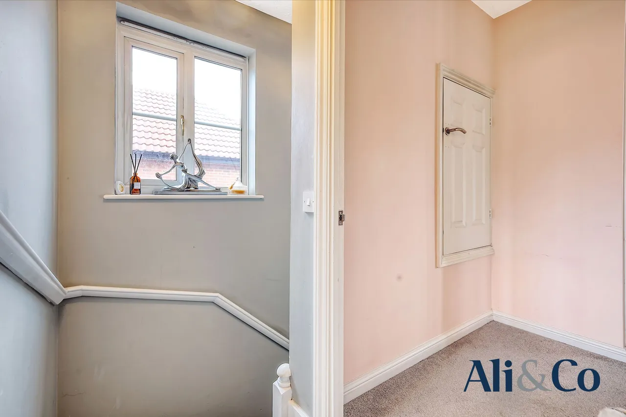 Francisco Close, Grays, Essex, RM16 6YE, photo 12