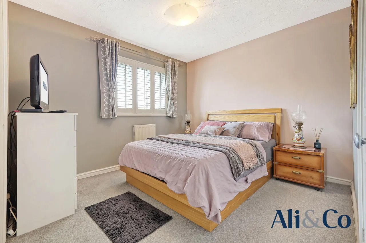 Francisco Close, Grays, Essex, RM16 6YE, photo 6