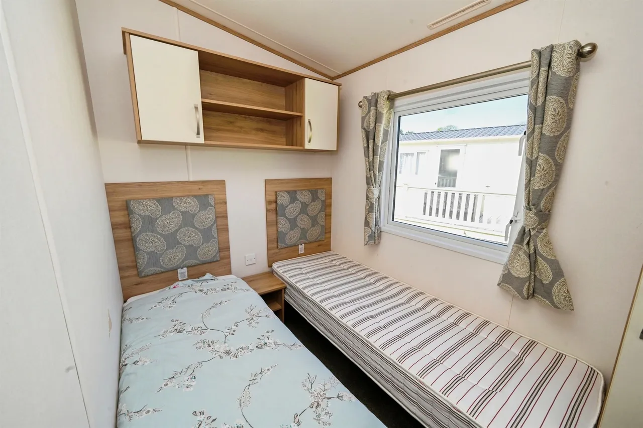 Sleaford Road, Tattershall, Lincoln, photo 7