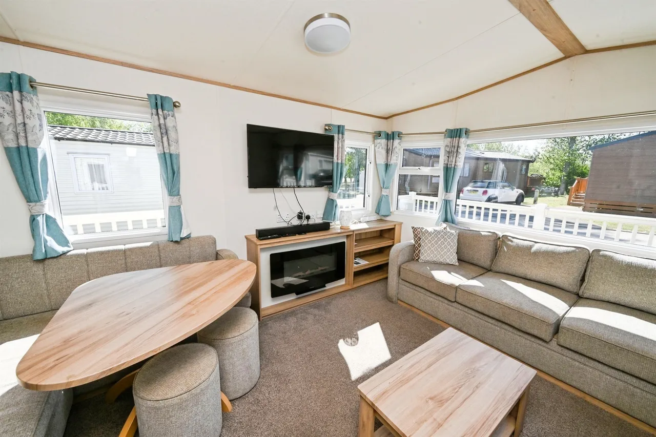 Sleaford Road, Tattershall, Lincoln, photo 3