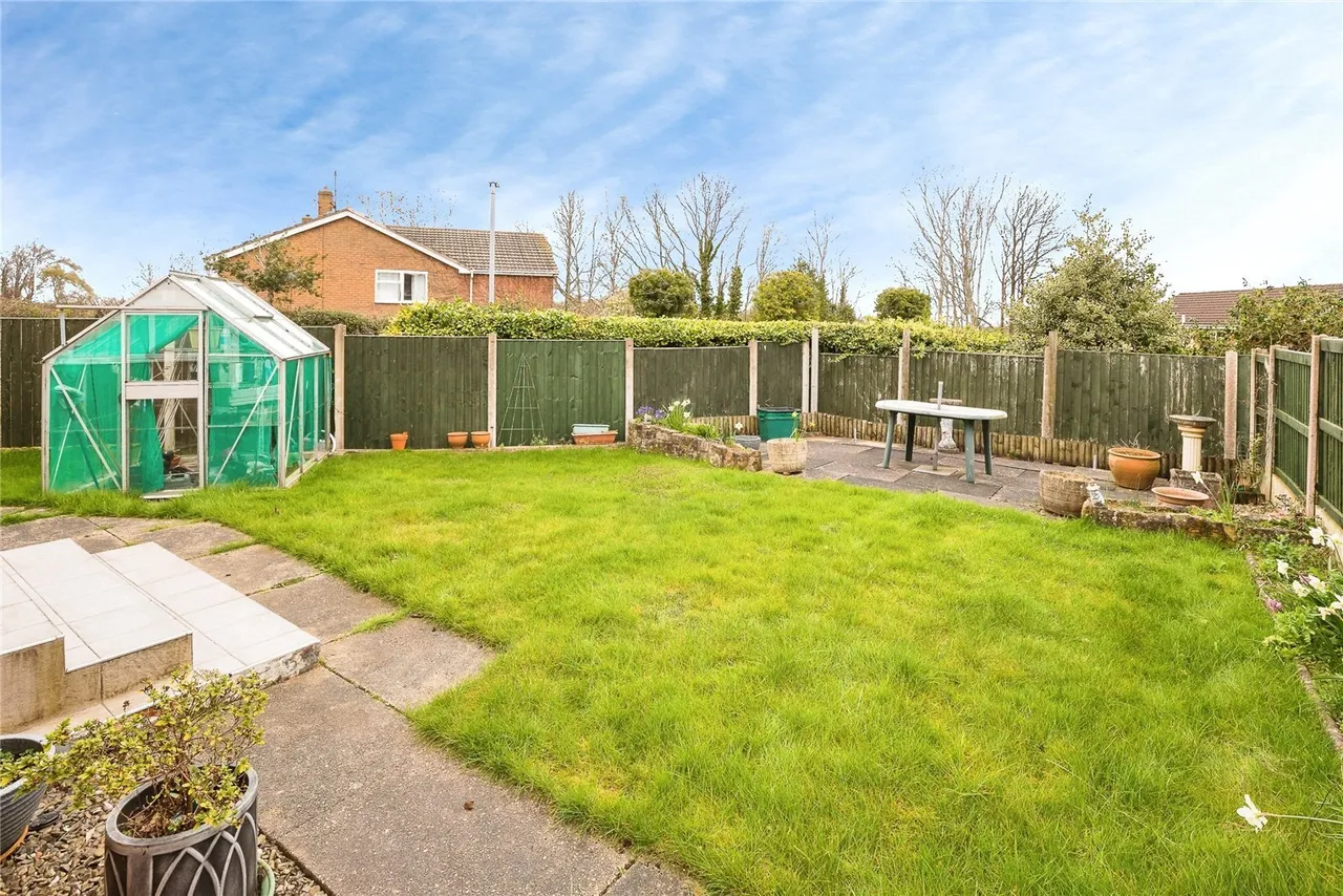 Ffordd Cynan, Borras, LL12, photo 17